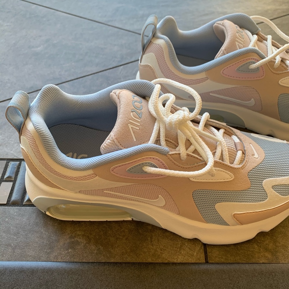 nike air max 200  • BRAND NEW • NEVER WORN - Picture 9 of 16